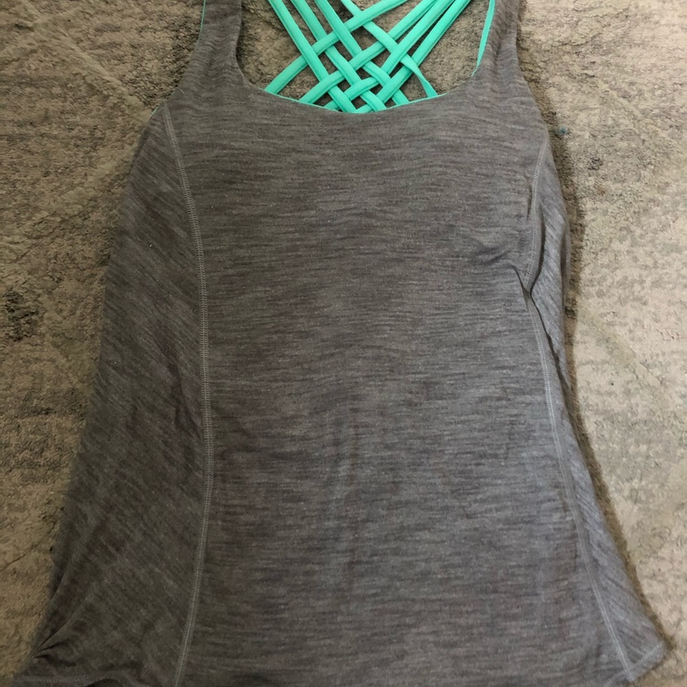 Lululemon Workout Tank Top w/ Sports Bra Size 2